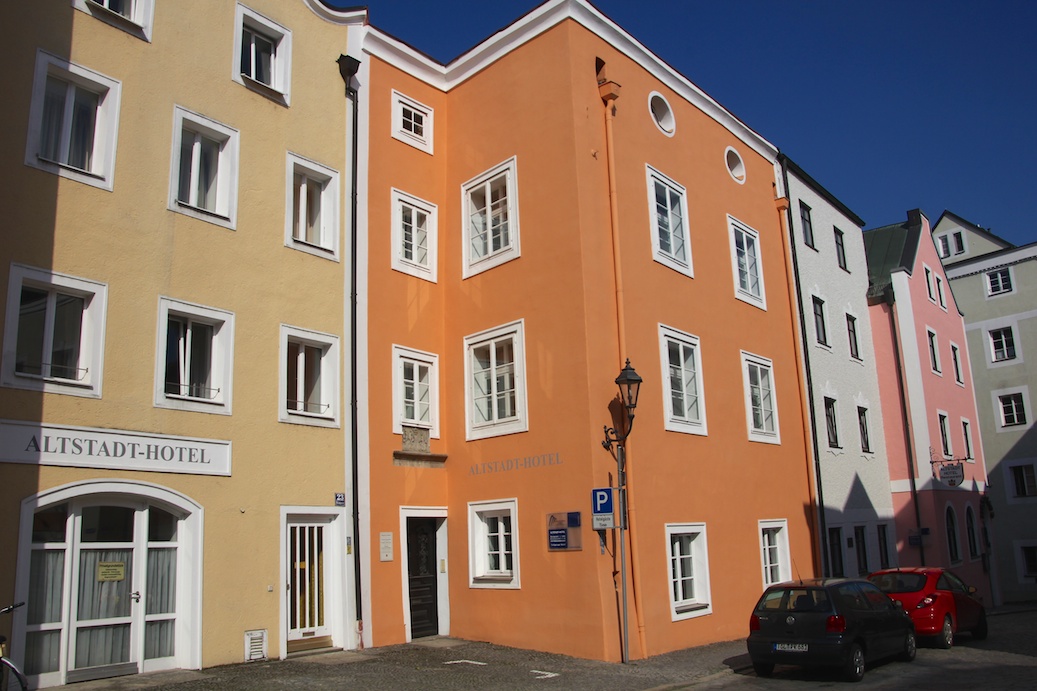 aussenansicht-altstadt-hotel-braeugasse1.jpg